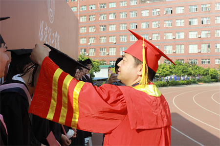 保定理工學(xué)院藝術(shù)學(xué)院 “青春不散場，未來皆可期”2024屆畢業(yè)典禮暨學(xué)位授予儀式