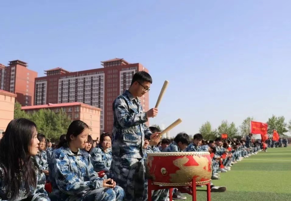 保理會(huì)計(jì)學(xué)院以隊(duì)列會(huì)操比賽為始，共著你我青春華章