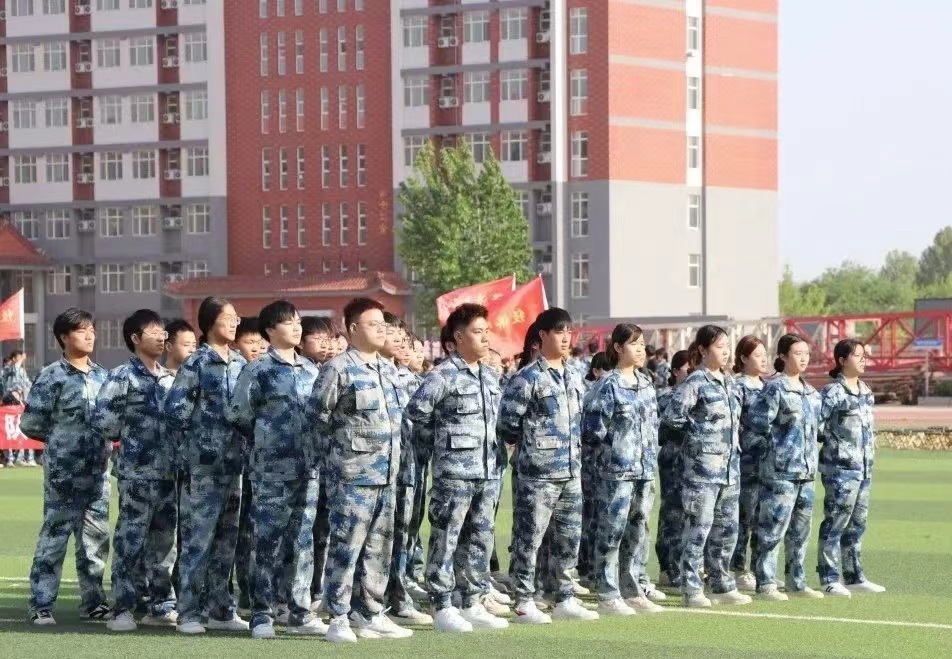 保理會(huì)計(jì)學(xué)院以隊(duì)列會(huì)操比賽為始，共著你我青春華章