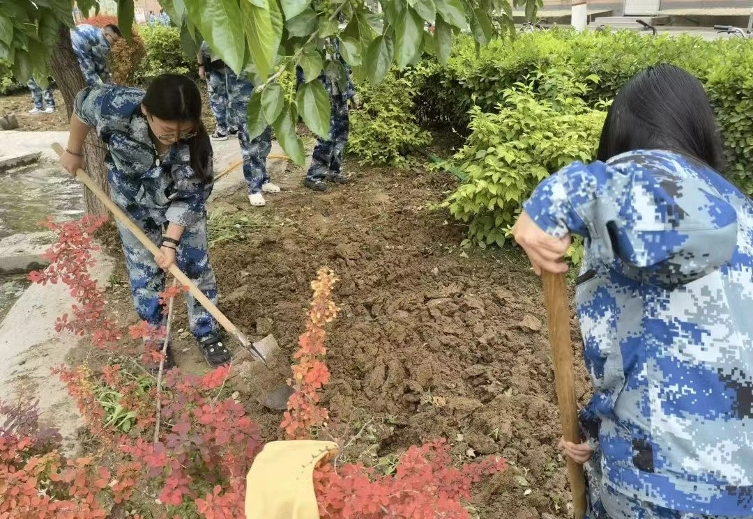 保理會計學(xué)院五月勞動月，身體力先行