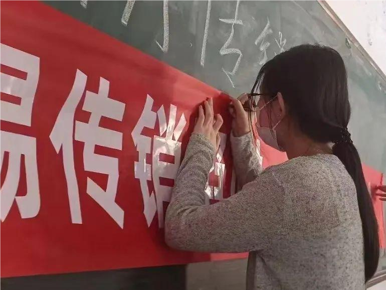 保定理工學(xué)院與蓮池區(qū)高校辦、區(qū)市場(chǎng)監(jiān)督局合作開(kāi)展反傳銷(xiāo)教育宣傳活動(dòng)