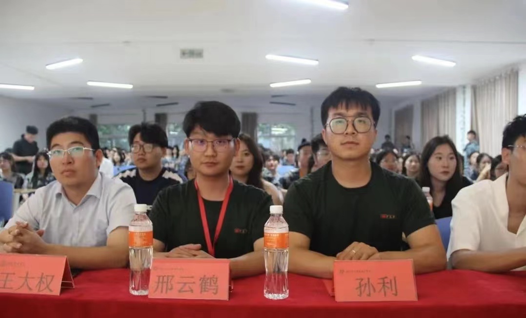 保理會計學(xué)院聚青春之火，譜會院華章