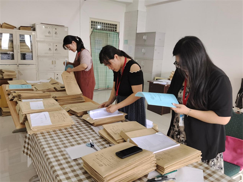 外國語學院開展畢業(yè)論文資料整改歸檔工作