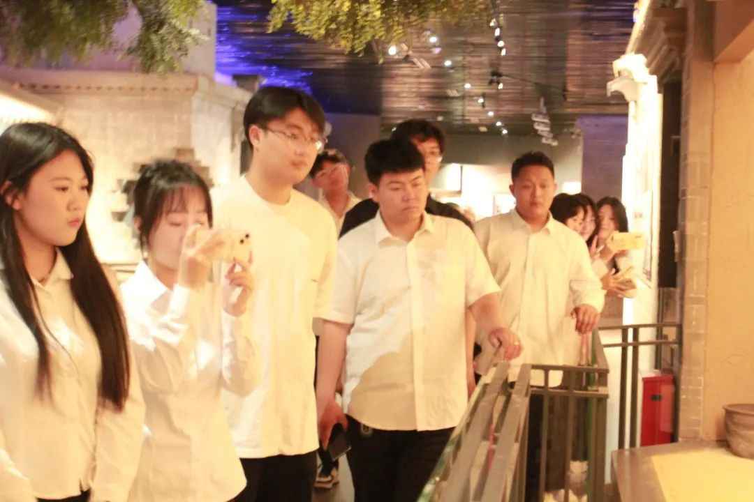 保定理工學(xué)院信息科學(xué)與工程學(xué)院 前往冉莊地道戰(zhàn)紀念館開展牌儀式