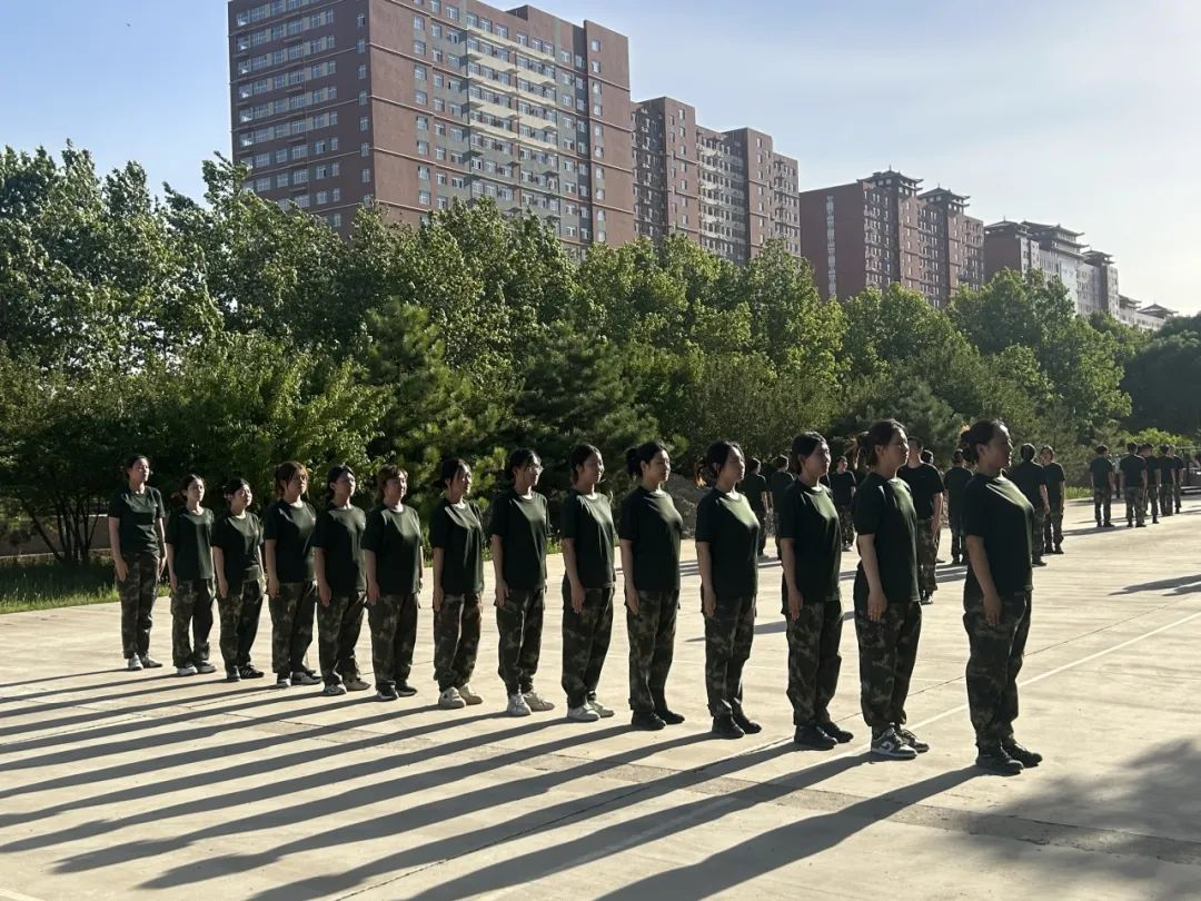 勇毅堅(jiān)韌鋼如鐵，磨礪青春熱血燃——新入職輔導(dǎo)員培訓(xùn)第三天