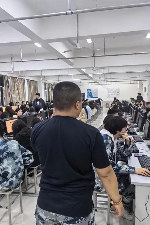 “指尖飛揚、運指如飛