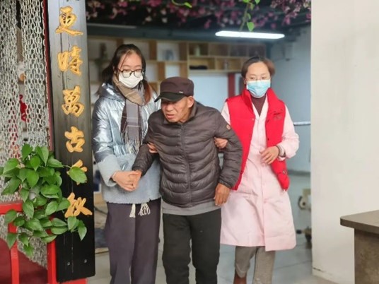“揚(yáng)愛老美德，獻(xiàn)志愿精神”志愿服務(wù)慰問活動(dòng)圓滿結(jié)束
