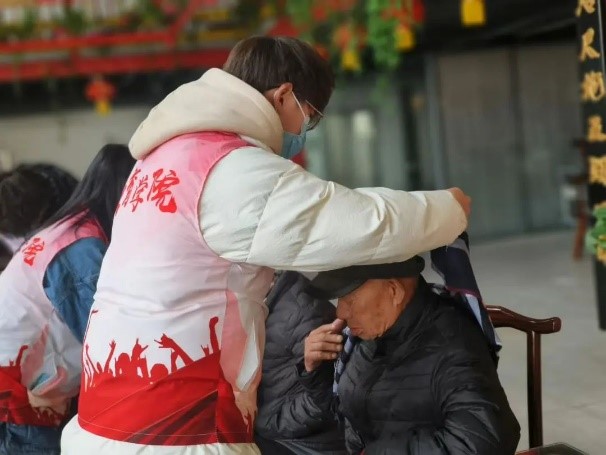 “揚(yáng)愛老美德，獻(xiàn)志愿精神”志愿服務(wù)慰問活動(dòng)圓滿結(jié)束