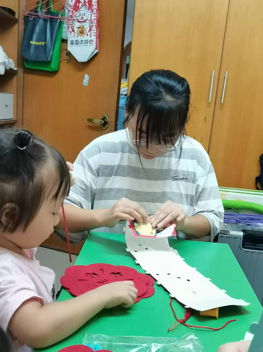 《七彩童夢(mèng)》點(diǎn)染美好童年——記小學(xué)教育專業(yè)兒童文學(xué)寫作