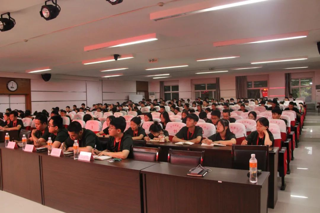 保定理工學(xué)院||行遠(yuǎn)自邇，篤行不怠——2024-2025學(xué)年學(xué)管干部第一次培訓(xùn)會(huì)