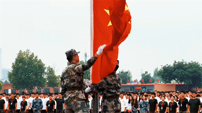 銳意青春，強(qiáng)國力行——我校舉行2024級新生開學(xué)典禮