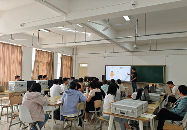 強技能，促提升—信息科學(xué)與工程學(xué)院教師技能系列培訓(xùn)（六）順利開展