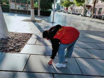 “彎腰拾起責(zé)任，行動(dòng)扮靚校園”｜信息科學(xué)與工程學(xué)院開(kāi)展“倡行彎腰行動(dòng)”主題活動(dòng)（一）