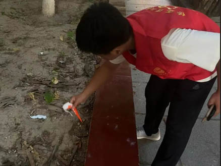 “彎腰拾起責(zé)任，行動(dòng)扮靚校園”｜信息科學(xué)與工程學(xué)院開(kāi)展“倡行彎腰行動(dòng)”主題活動(dòng)（一）