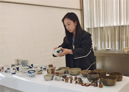 保定理工學(xué)院藝術(shù)學(xué)院師生閃耀雄安商服中心X青年藝術(shù)節(jié) ——共繪青春色彩，綻放藝術(shù)魅力