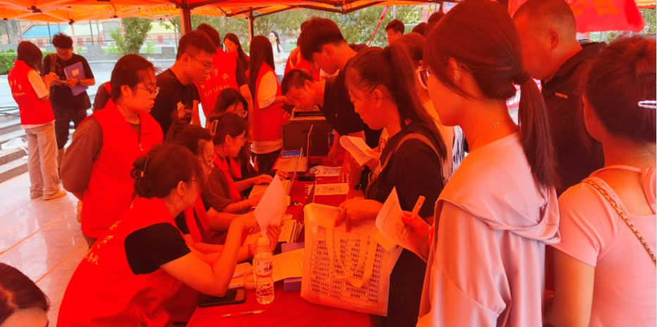 我為同學(xué)做實(shí)事 | 管理學(xué)院“同伴成長(zhǎng)，暖心起航