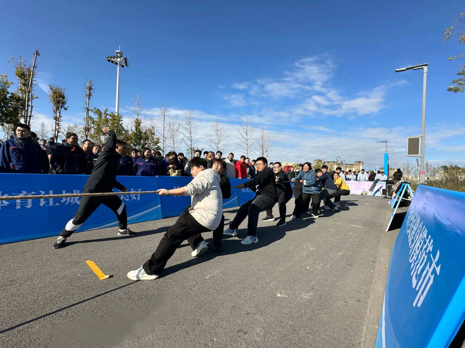 【團(tuán)團(tuán)速遞】喜報|我校在保定市金秋體育嘉年華拔河比賽中獲佳績