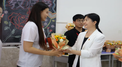 保定理工學(xué)院教育學(xué)院“晨曦細(xì)雨育桃李,金秋碩果慰園丁”教育學(xué)院教師節(jié)活動(dòng)圓滿結(jié)束