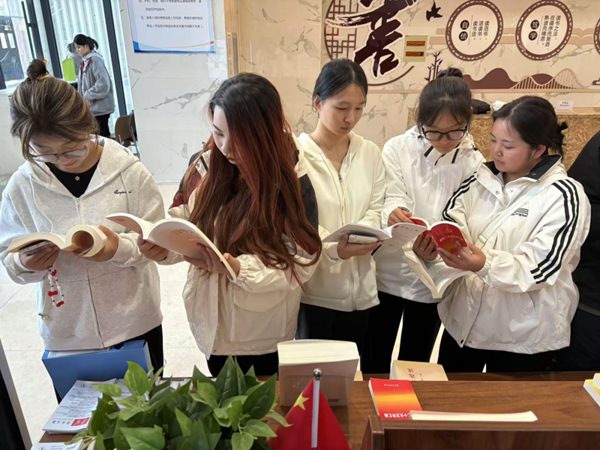 團日活動|保定理工學(xué)院|管理學(xué)院|追尋紅色記憶，傳承革命精神