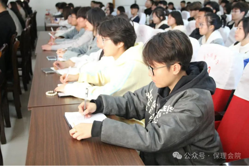 保定理工學(xué)院會(huì)計(jì)學(xué)院錘煉精英團(tuán)隊(duì)，領(lǐng)航班級(jí)發(fā)展