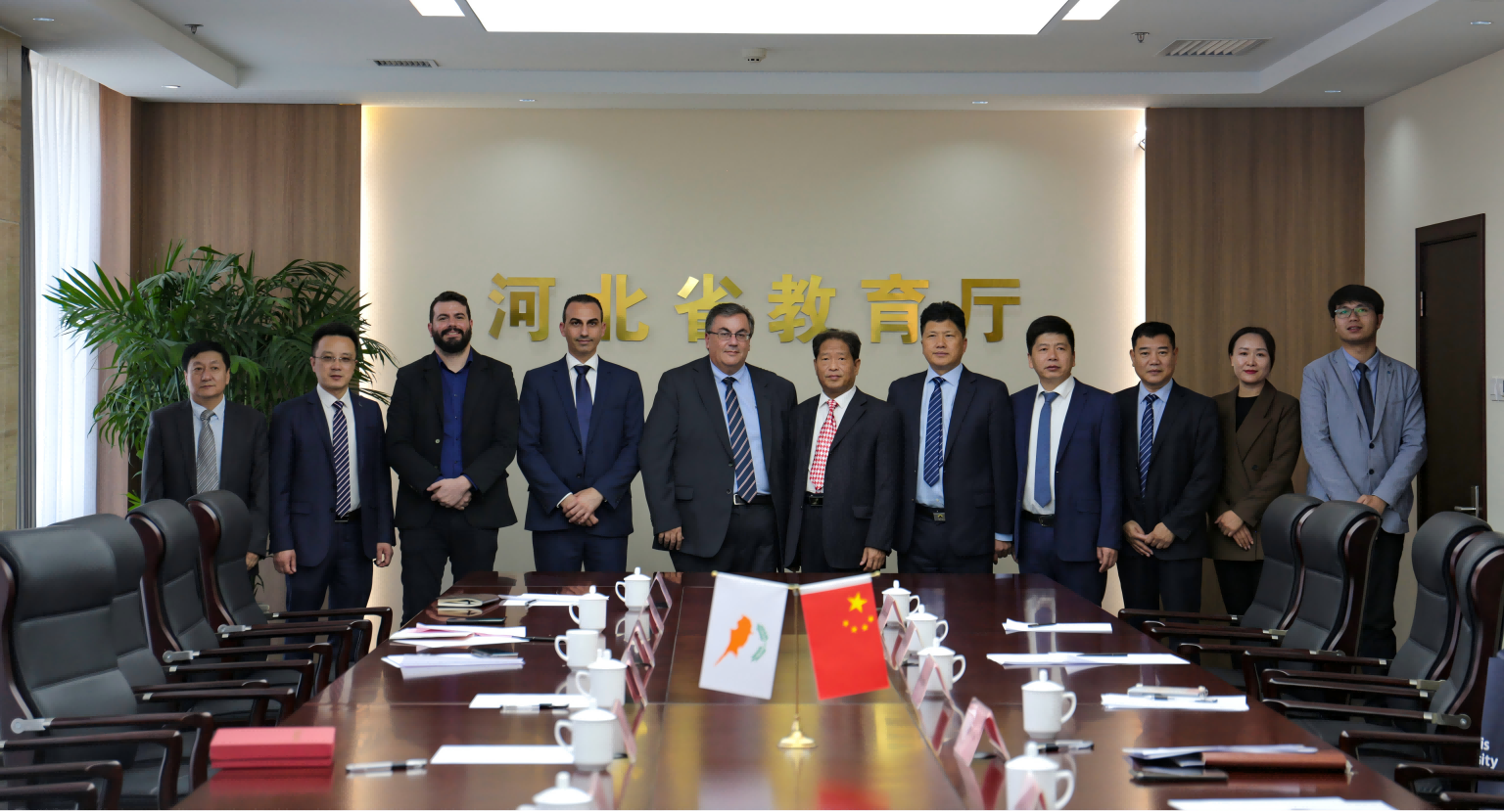 保定理工學(xué)院偕同塞浦路斯那波勒斯大學(xué)拜訪(fǎng)河北省教育廳