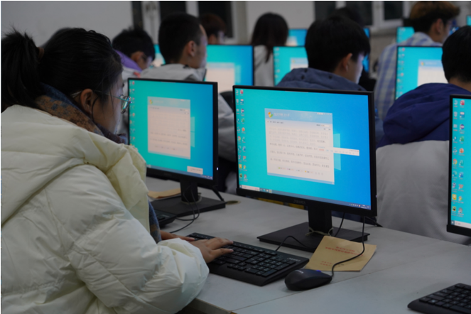 【指尖競(jìng)速，字符爭(zhēng)霸】信息科學(xué)與工程學(xué)院舉辦打字測(cè)速比賽