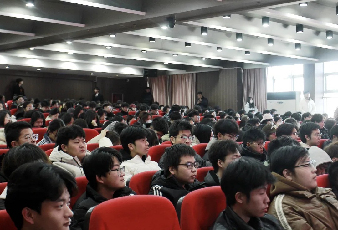 思政教育||“弘揚(yáng)體育精神,不負(fù)青春年華”奧林匹克主題講座順利開(kāi)展