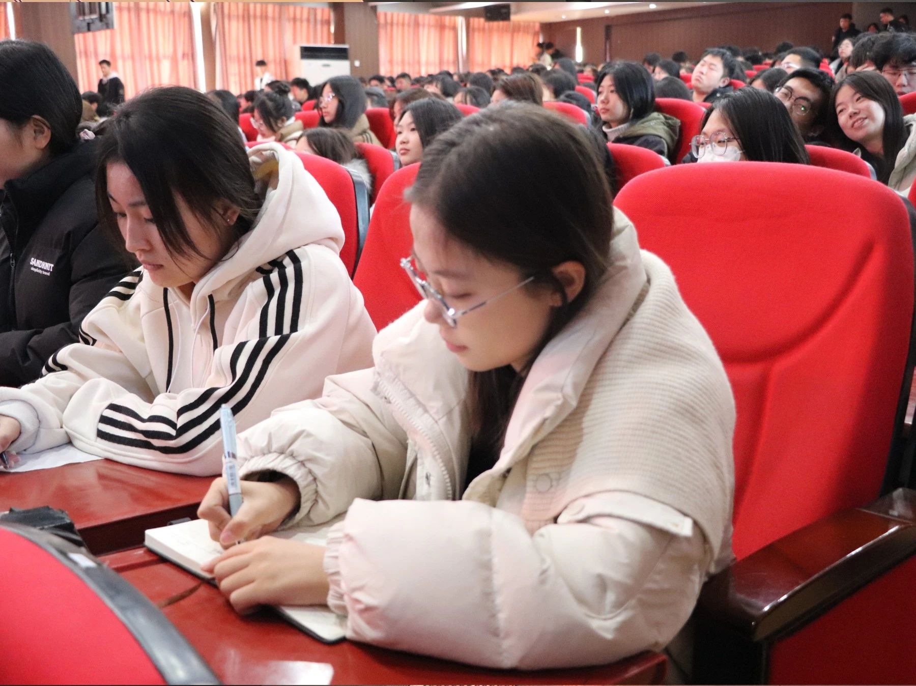 文明用網(wǎng)新征程，法制教育引航標——保定理工學(xué)院舉辦“文明用網(wǎng)，法制教育”主題講座