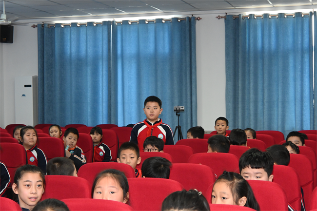 “科普進(jìn)校園，共筑科技?jí)簟北６ɡ砉W(xué)院地質(zhì)館攜手河北先鋒晨光學(xué)校開展科普研學(xué)活動(dòng)