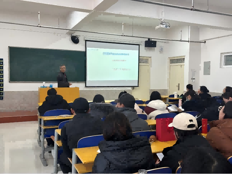 基礎(chǔ)課教學(xué)部舉辦社科課題申報(bào)專題講座