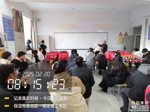 實(shí)地丈量  測(cè)繪青春