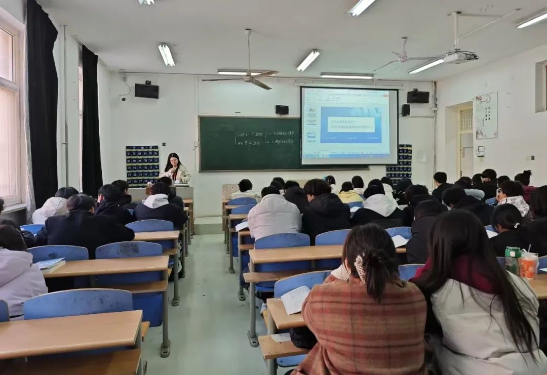 開學(xué)首課筑基石，收心鑄夢(mèng)向未來