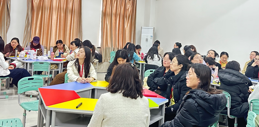 “師智杯”教師教學設計創(chuàng)新大賽如火如荼進行中 ——教師交流促成長