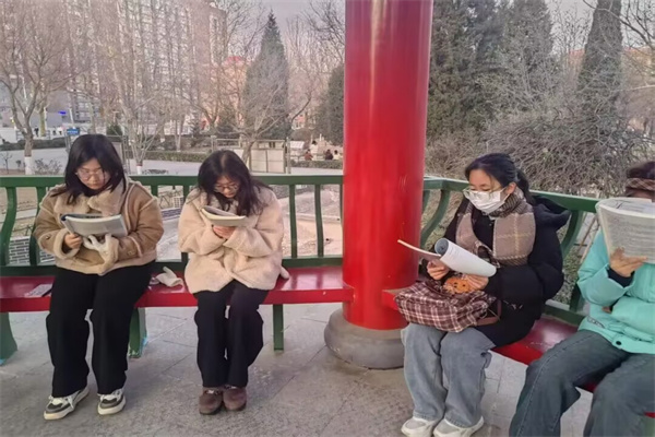 保定理工學(xué)院經(jīng)濟學(xué)院：晨讀風(fēng)尚起，學(xué)風(fēng)建設(shè)與養(yǎng)成教育并進