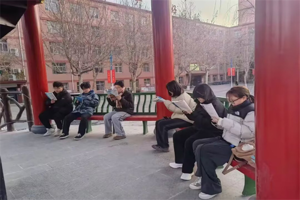 保定理工學(xué)院經(jīng)濟學(xué)院：晨讀風(fēng)尚起，學(xué)風(fēng)建設(shè)與養(yǎng)成教育并進