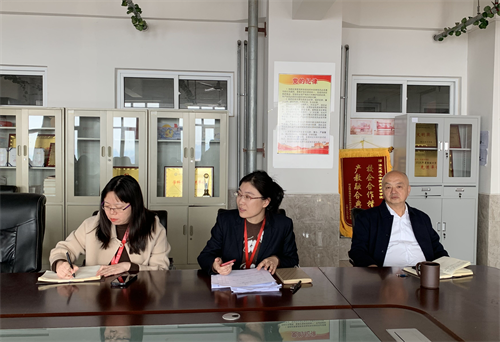 外國語學(xué)院2025屆畢業(yè)論文（設(shè)計）中期檢查評審會