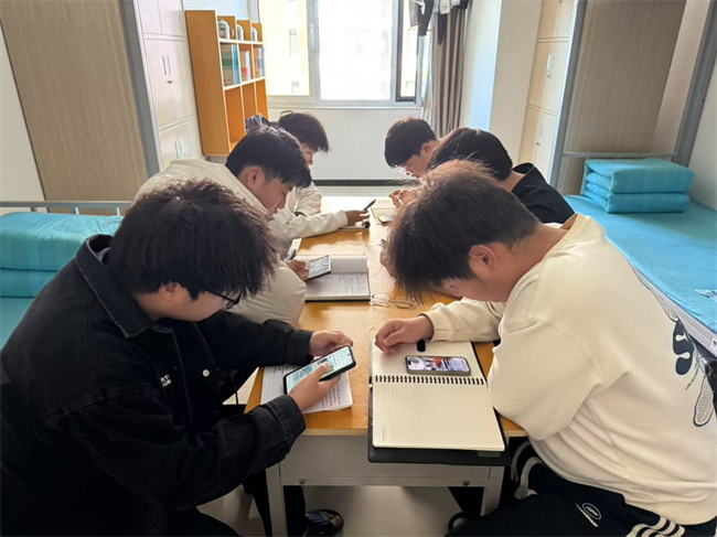 以安全教育之基，筑平安校園之廈——保定理工學(xué)院組織觀看2025年春季全國(guó)消防安全公開課