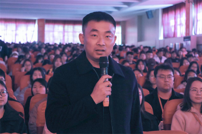 燃我青春 強我國防——《人民的軍隊·音樂國防課》走進保定理工學院