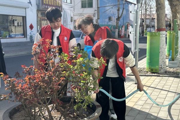 【青春筑夢(mèng)，志愿逐光】保定理工學(xué)院經(jīng)濟(jì)學(xué)院青年志愿者服務(wù)隊(duì)走進(jìn)東小莊村開(kāi)展志愿服務(wù)活動(dòng)