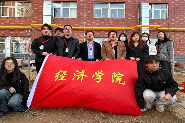 保定理工學(xué)院經(jīng)濟(jì)學(xué)院開展“播種綠色希望，共建美麗校園”植樹節(jié)主題活動(dòng)