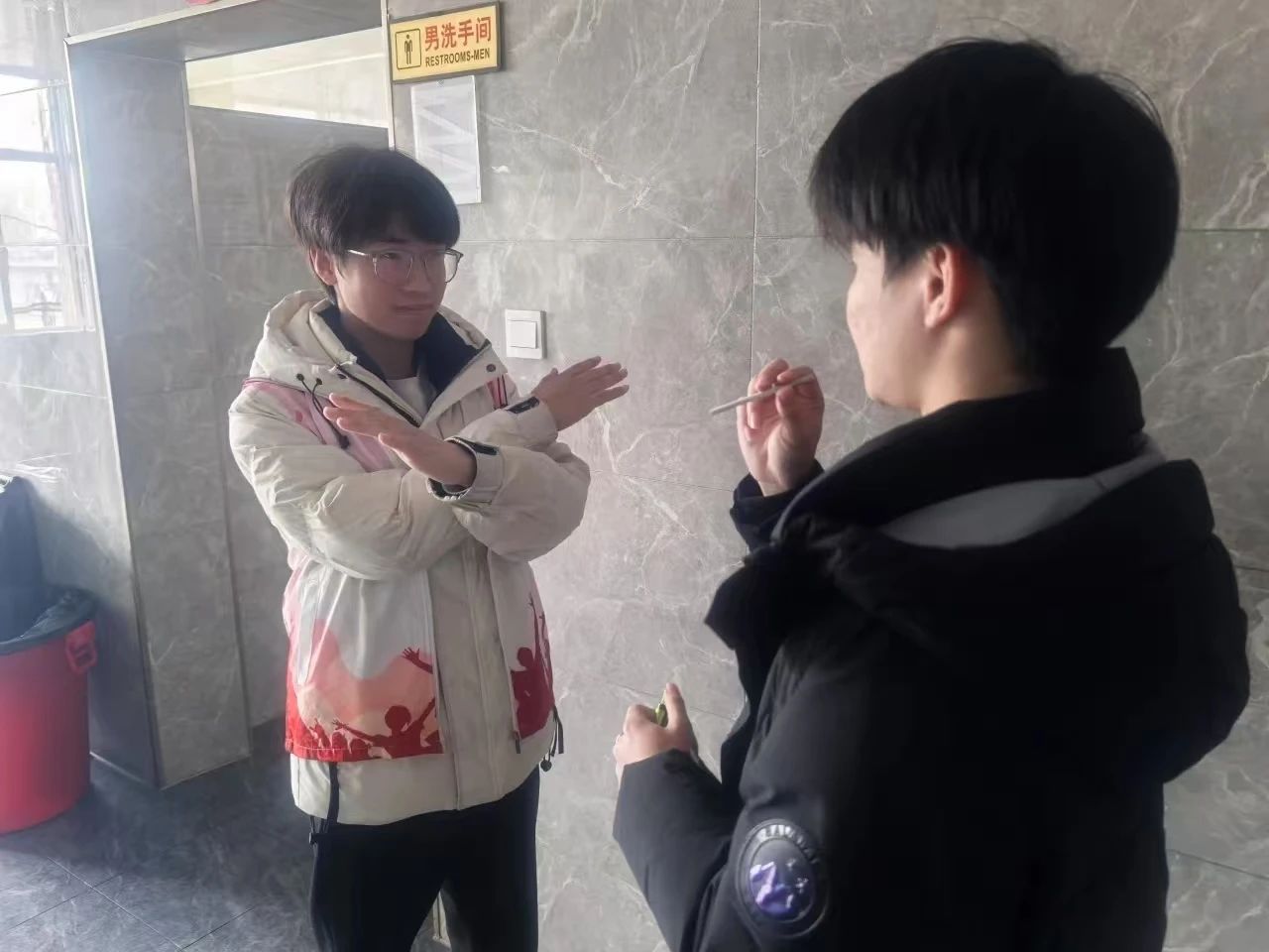 沐雷鋒之光，踐志愿之行