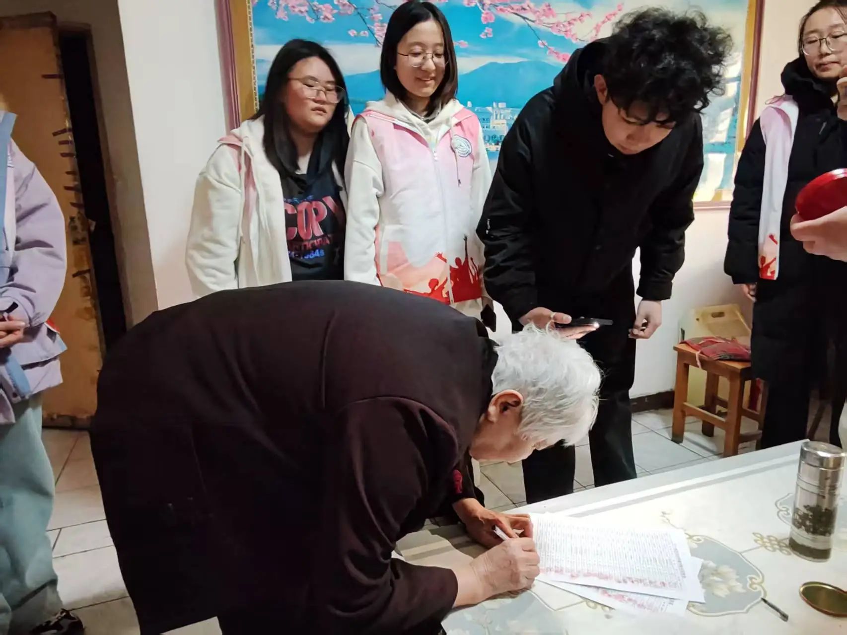 沐雷鋒之光，踐志愿之行