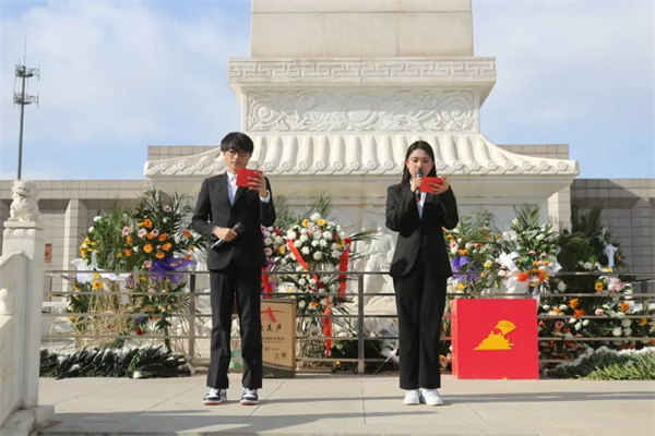 【黨心凝聚，團(tuán)建生輝】清明祭忠魂，追遠(yuǎn)思奮進(jìn)——保定理工學(xué)院經(jīng)濟(jì)學(xué)院開展徒步祭掃烈士陵園活動(dòng)