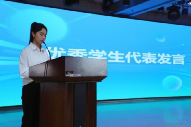 書(shū)香浸潤(rùn)校園，閱讀賦能評(píng)估 ——保定理工學(xué)院圖書(shū)館舉辦2025年世界讀書(shū)月啟動(dòng)儀式