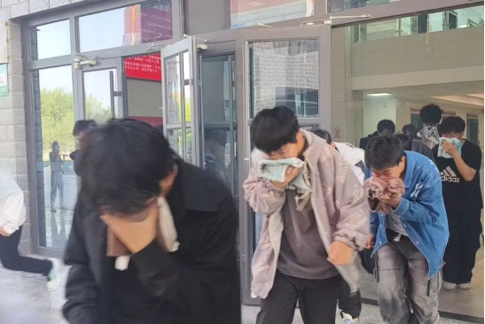 筑牢校園防火墻，讓安全成為一種習(xí)慣——保定理工學(xué)院會(huì)計(jì)學(xué)院消防演練