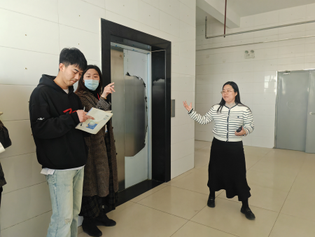 調研多學院文化墻 煥新校園文化風貌