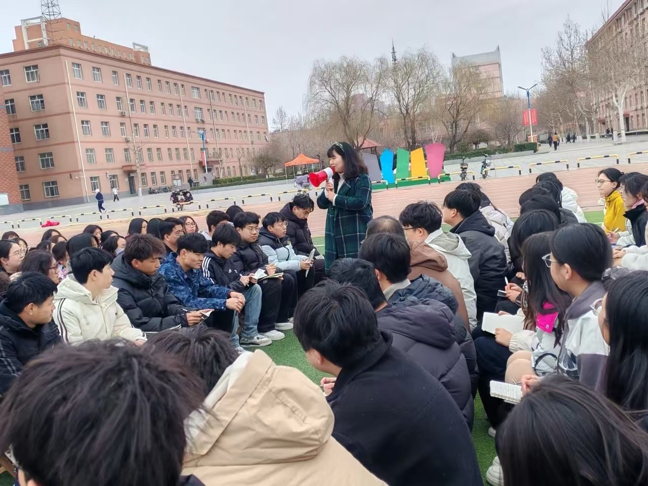 探索職業(yè)航道，校準人生羅盤