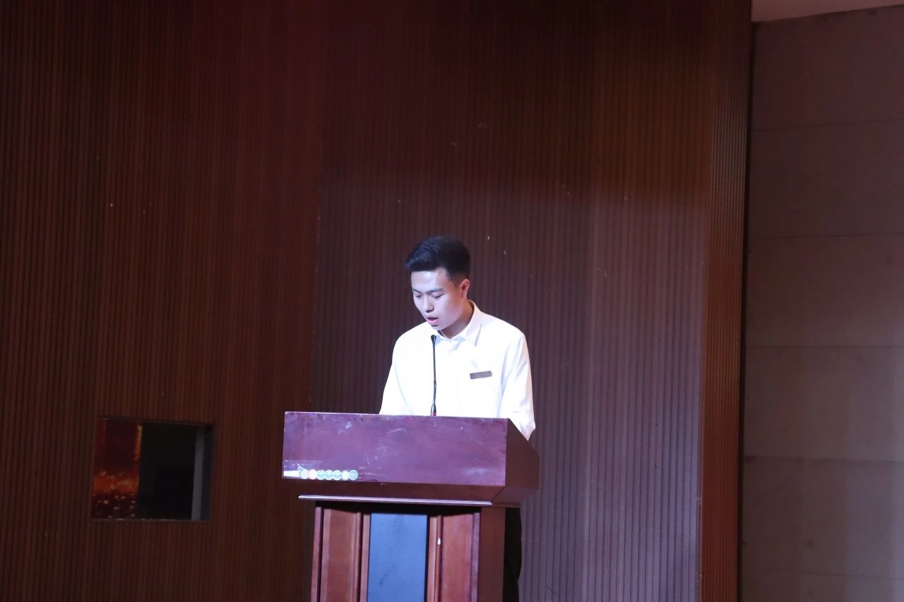 “崇德尚學(xué)揚(yáng)師道，鋒華正茂育新人”三月份教育學(xué)院表彰大會(huì)