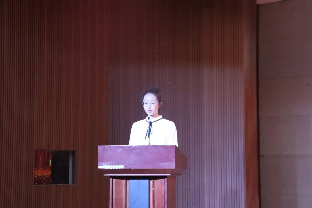 “崇德尚學(xué)揚(yáng)師道，鋒華正茂育新人”三月份教育學(xué)院表彰大會(huì)