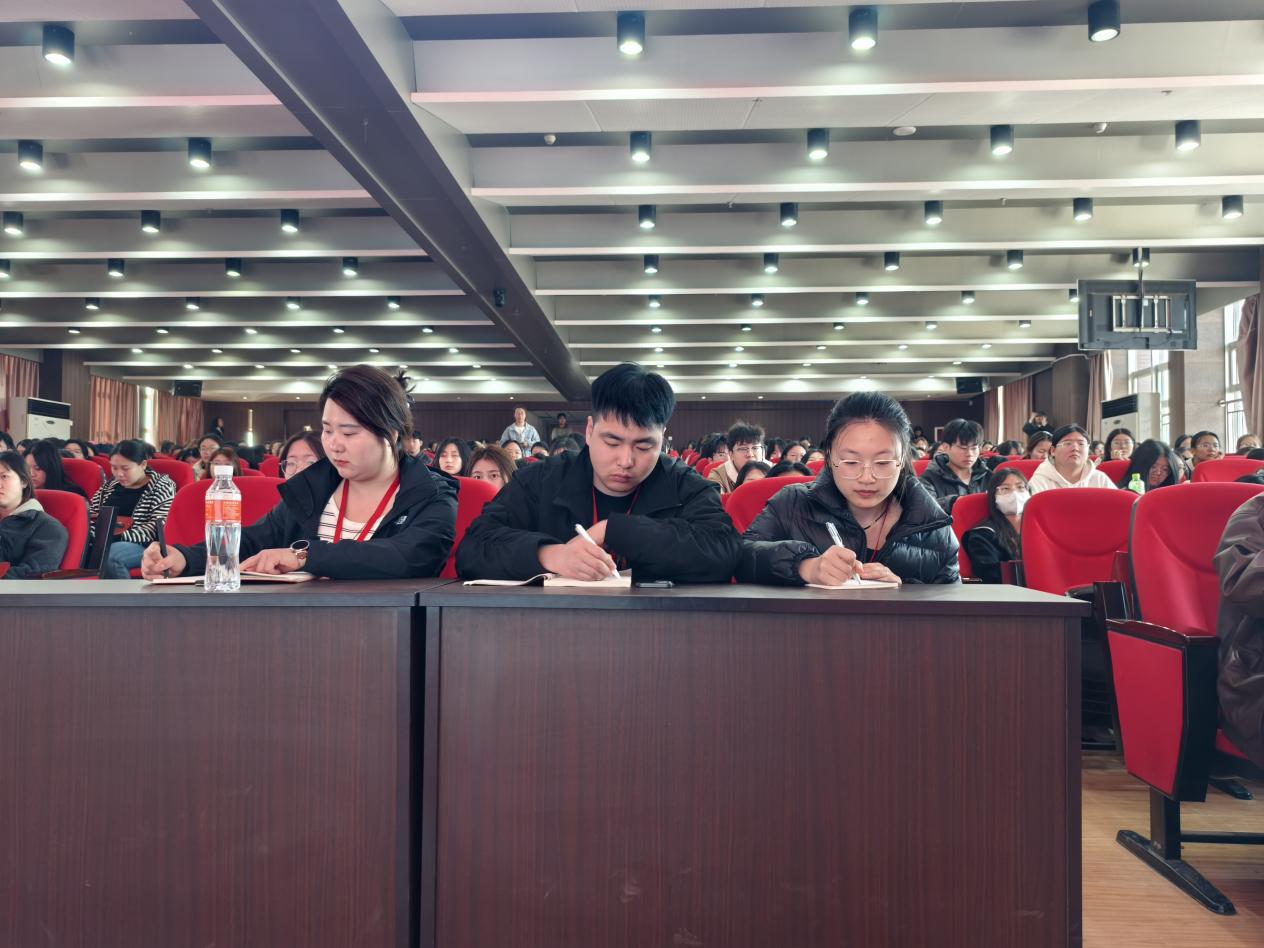 聚焦心理成長(zhǎng) 共筑心靈防線